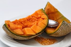 Can dogs eat cantaloupe